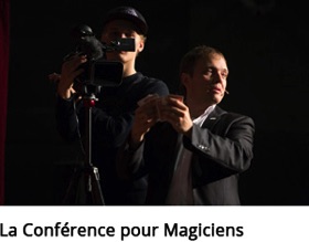 Le magicien français Boris Wild présente sa conférence pour magiciens
